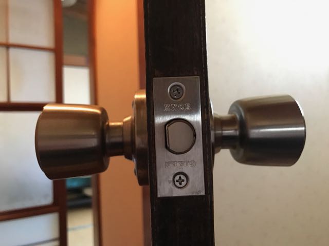 トイレのドアの鍵がかからない。引っかからない。修理出来ますか？ リフォームのオリーブホーム｜小山市の住宅リフォーム会社