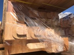 農業用倉庫の木材搬入