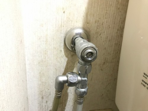 こちらがトイレの止水栓の写真