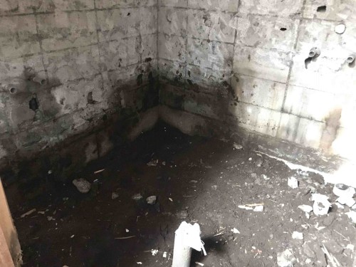 既存浴室の解体工事