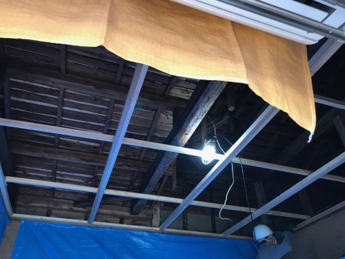天井野縁を新たに組み直します