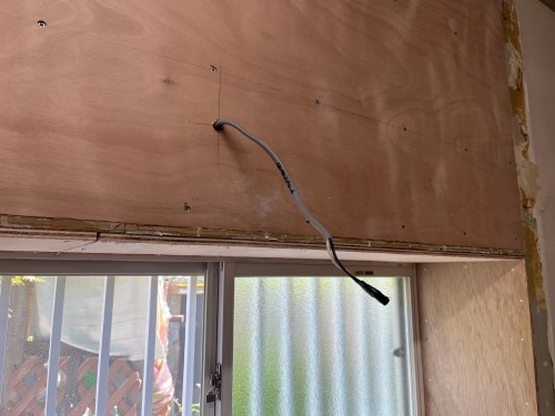 流し元照明の配線位置改修