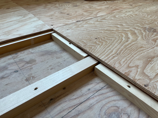 小根太と構造用合板