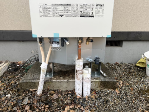 配管工事中の写真です。
