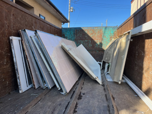 既存システムバスの解体工事