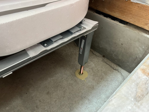 TOTOシステムバス組立中の写真