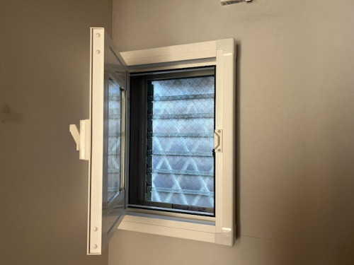 内窓（内開き窓）