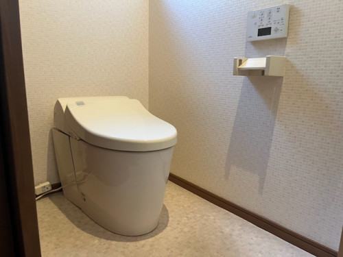 リフォーム前のトイレはTOTOのネオレストAH1